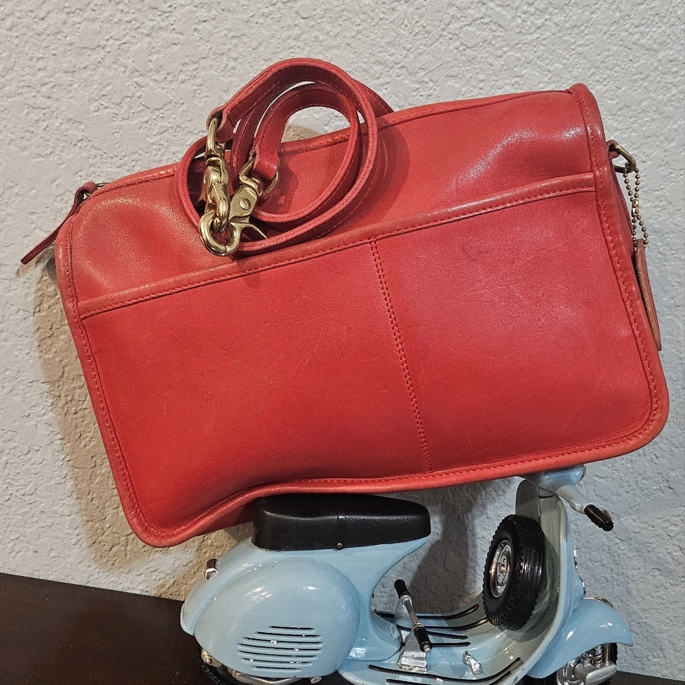 Vintage Coach Red Gloved Leather Companion Bag - Picture 13 of 13